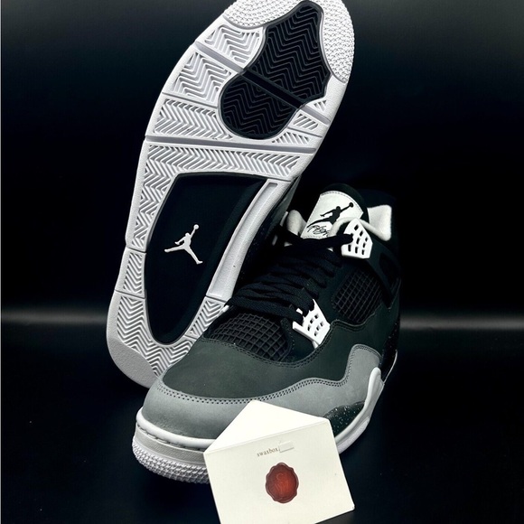 Air Jordan 4 Retro 2024